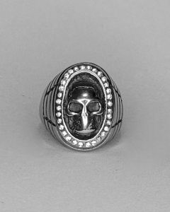 Anel Caveira com Strass no Oval Aço