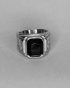 Anel Dragâo Relevo Pedra Preta 13x11mm Aço