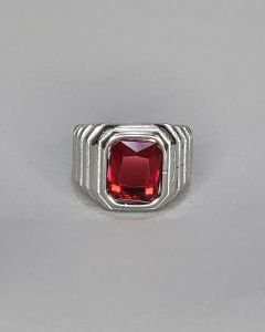 Anel Quadrado Relevos Pedra Vermelha 11x13mm Aço