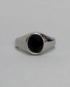 Anel Oval Pequeno Liso Pedra Preta 8x10mm Aço