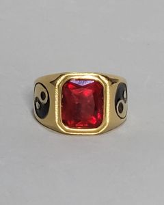 Anel Yin Yang Duo Pedra Vermelha 10x12mm Aço Gold