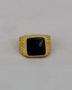 Anel Ramo Relevo Pedra Preta 12x12mm Aço Gold