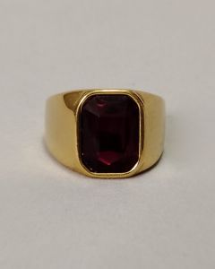 Anel Quadrado Liso Pedra Vermelha 10x14mm Aço Gold