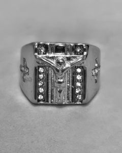 Anel Jesus na Cruz Duplo Strass Aço